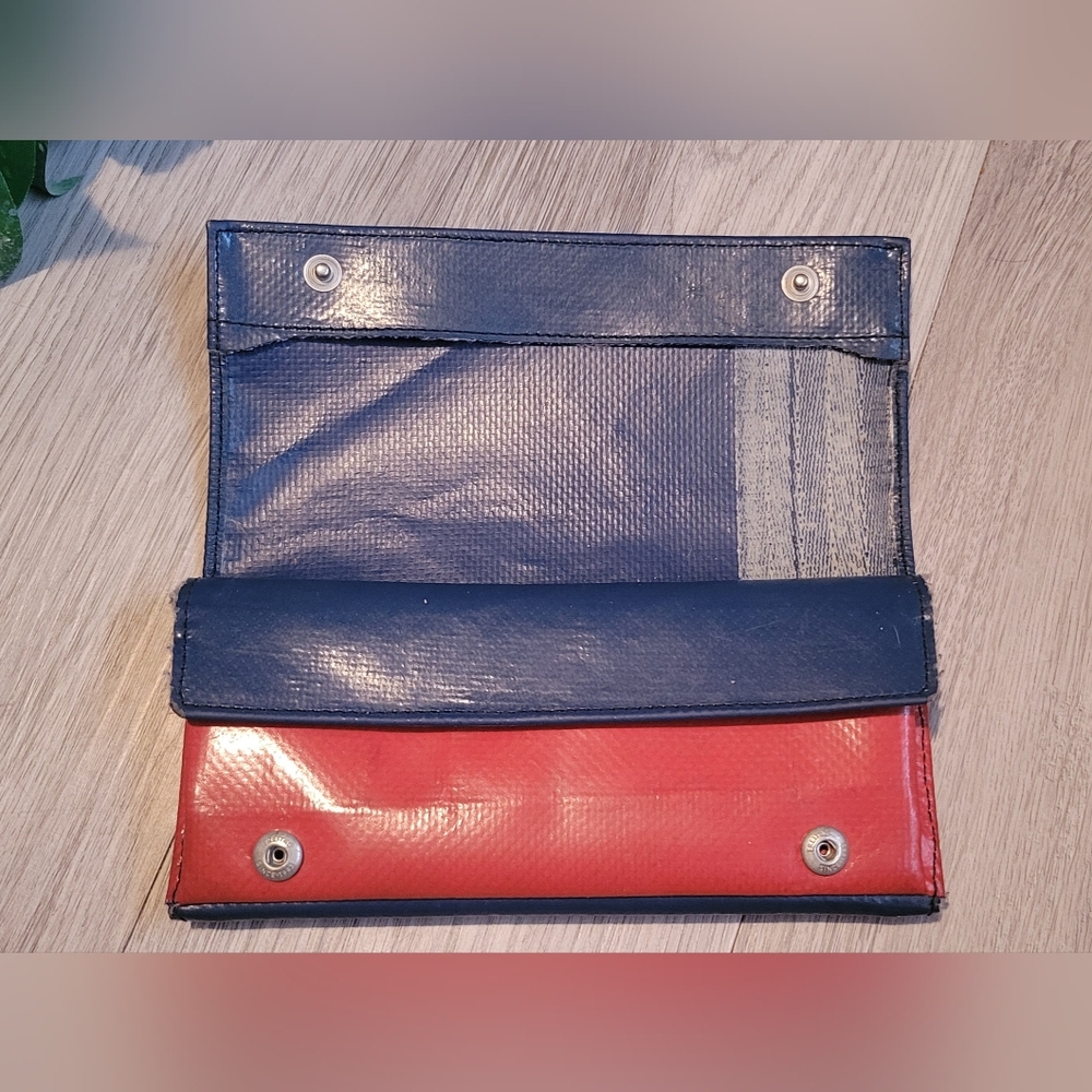 Freitag F555 Caroline 8" x 3.5" (~20cm x 9cm) Blue and Red Wallet Cardholder - Picture 5 of 15